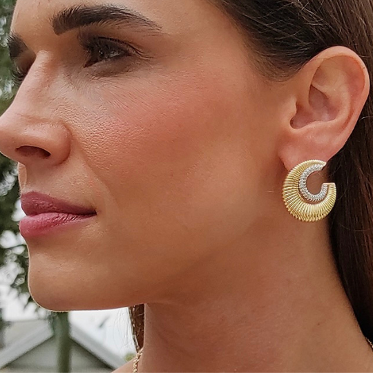 Luma Stud In Gold Earrings